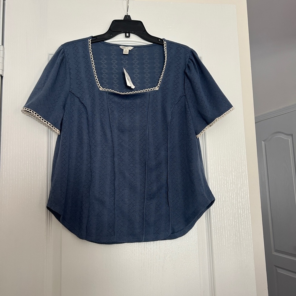 Cato Blue Textured Top with Cream Detailing XL NWT